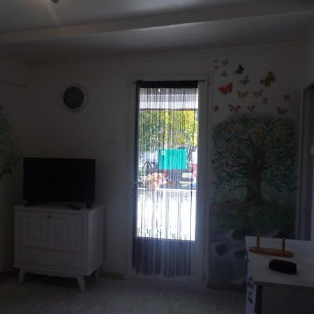 נים Auberge Des Garrigues מראה חיצוני תמונה