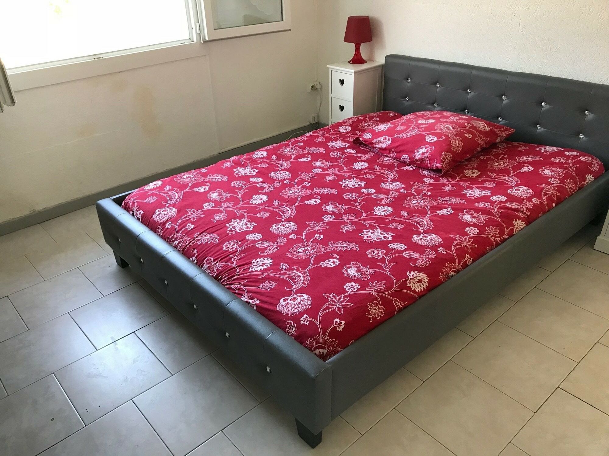 נים Auberge Des Garrigues מראה חיצוני תמונה